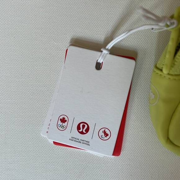 NWT Lululemon Team Canada Future Legacy Mini Belt Bag Yellow - Picture 2 of 5
